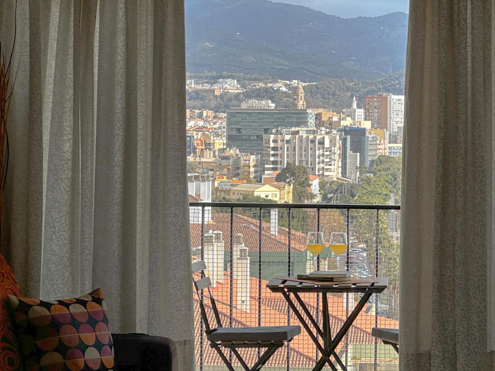 Apartamento Mirador Del Mediterraneo Malaga Bagian luar foto